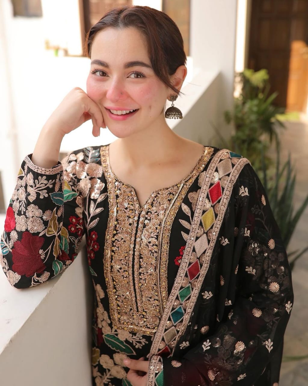 03 Piece Stitched Luxury Chiffon Embroidery Suit - Ready To Wear
